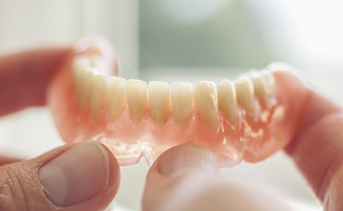 ―大坪デンタルクリニックは、神楽坂にある入れ歯専門の歯科医院です―