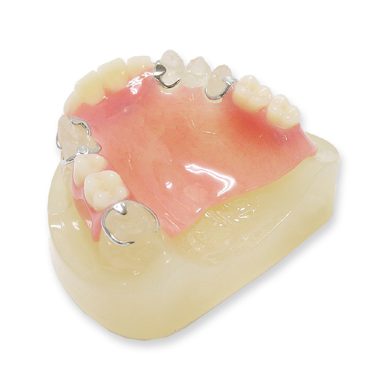 患者さんの思いに寄り添い、生活まで見据えた入れ歯治療